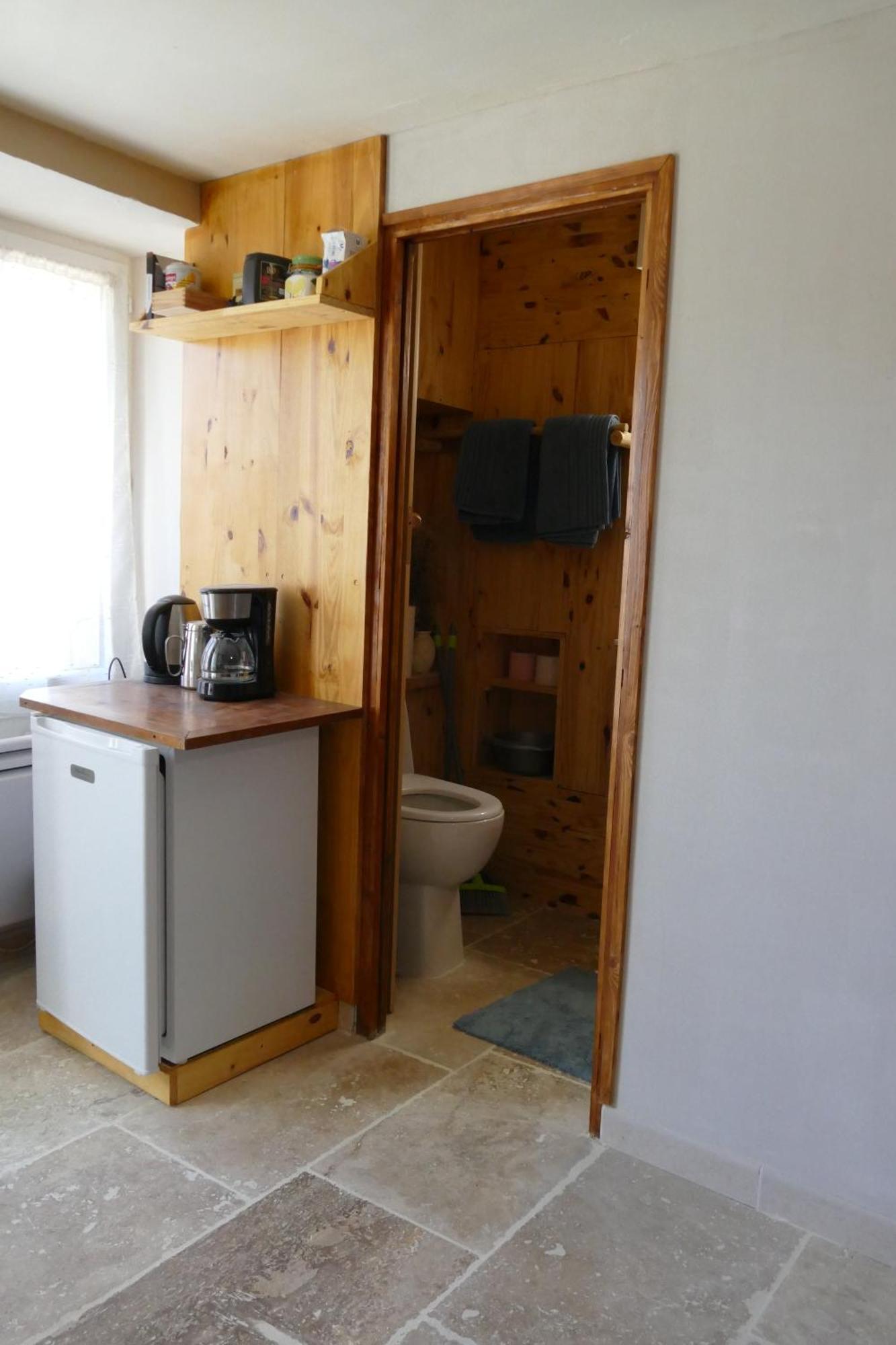 Les Bois Rouges Bed and Breakfast La Rochegiron Buitenkant foto